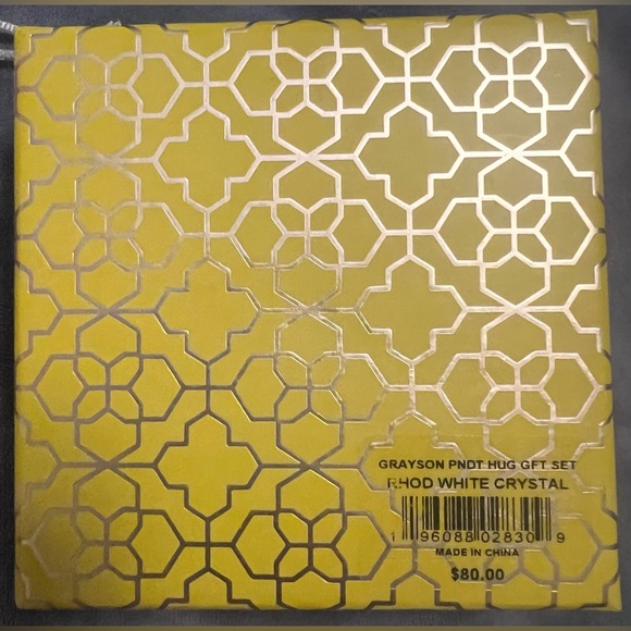 Brand new!! Kendra Scott  GFT SET a pair of earrings hoops and a necklace - Picture 7 of 8